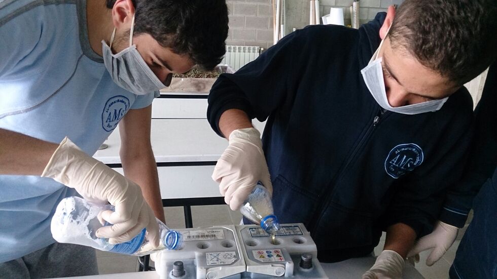 Lebanese teens invent urine-powered generator