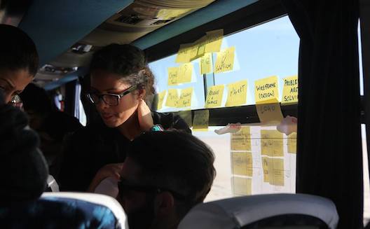 A bord du Ampion Venture Bus : cinq jours pour traverser la Tunisie et monter une startup