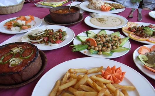 كيف تتأثر مبيعات شركات الأغذية المصرية في رمضان؟
